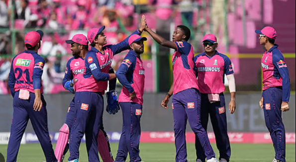 IPL 2026: राजस्थान रॉयल्स की प्लेऑफ रेस और वैभव सूर्यवंशी पर बोले विक्रम राठौर IPL 2026: राजस्थान रॉयल्स की प्लेऑफ रेस और वैभव सूर्यवंशी पर बोले विक्रम राठौर