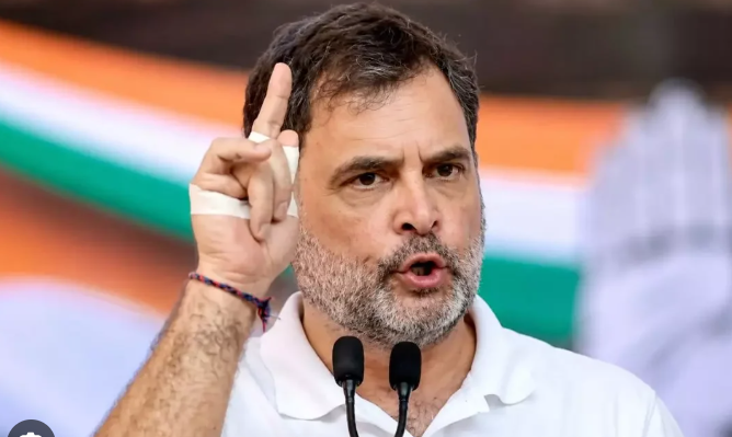 रायबरेली में राहुल गांधी का केंद्र पर हमला, बोले- देश में आर्थिक तूफान आने वाला है रायबरेली में राहुल गांधी का केंद्र पर हमला, बोले- देश में आर्थिक तूफान आने वाला है
